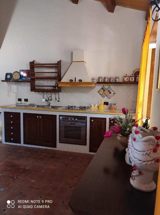 B&B Il Padrino Savoca Exterior photo
