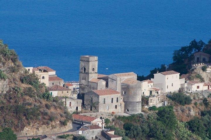 B&B Il Padrino Savoca Exterior photo