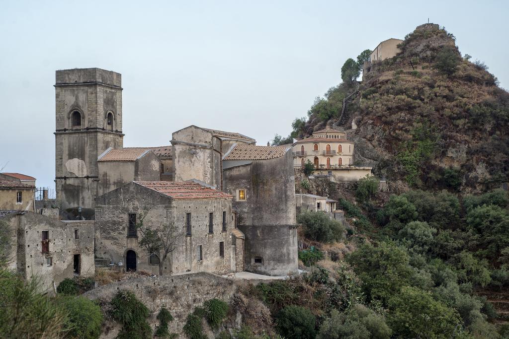 B&B Il Padrino Savoca Exterior photo